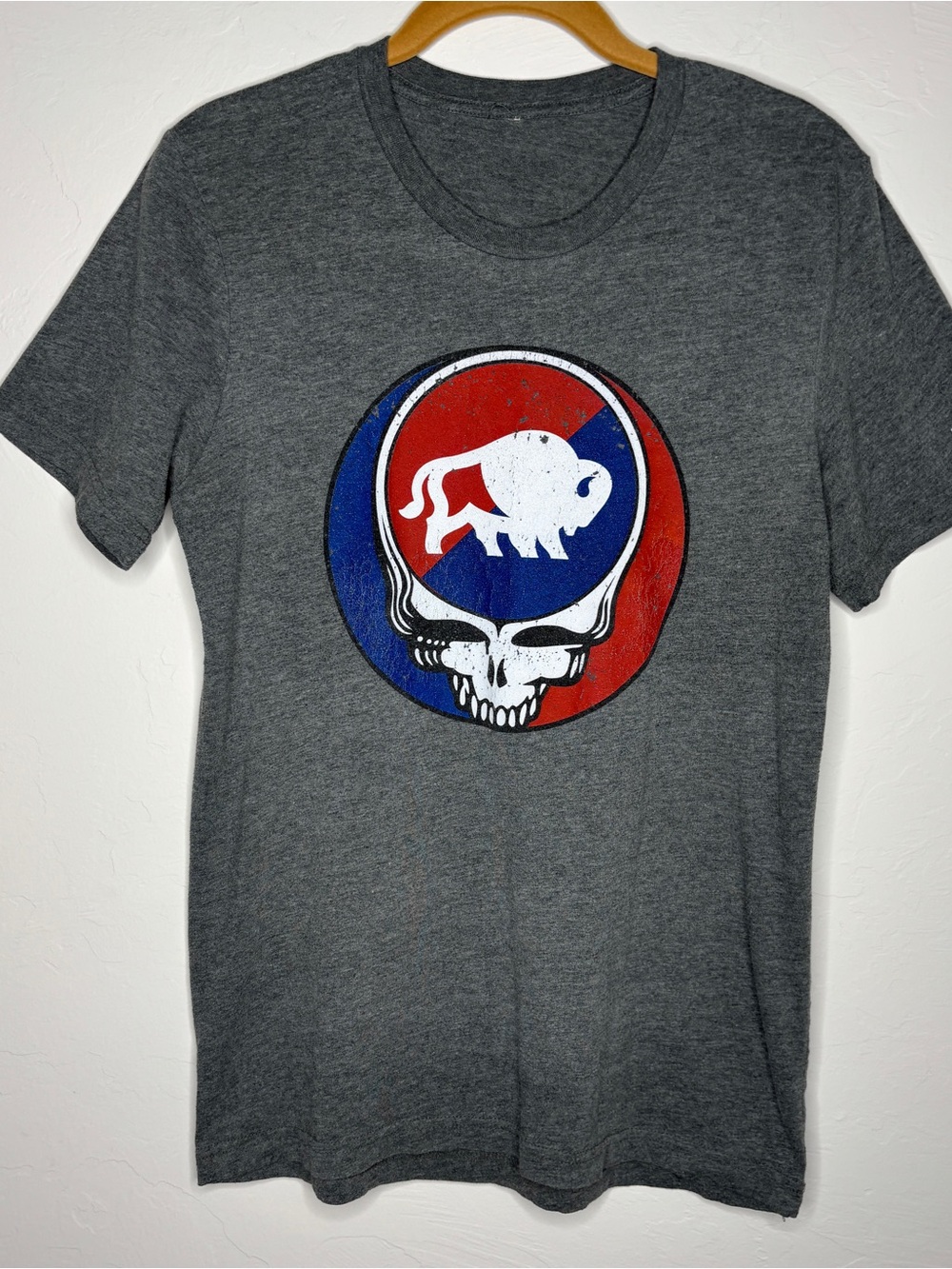 Grateful Dead 2019 Momentum world Tour Buffalo Tee Size Medium Hilltop T shirt